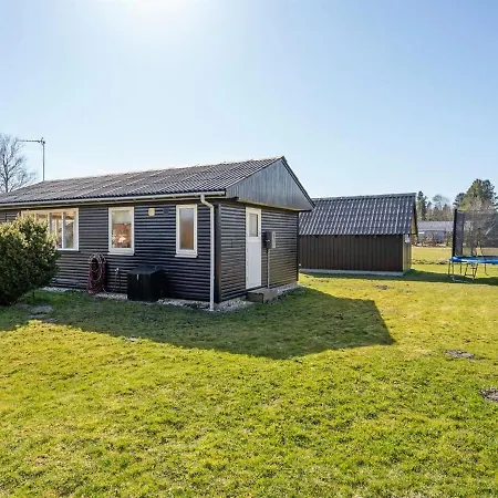 Julla - 1-5km From The Sea In Ne Jutland By Interhome