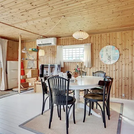 Σπίτι διακοπών Julla - 1-5km From The Sea By Interhome