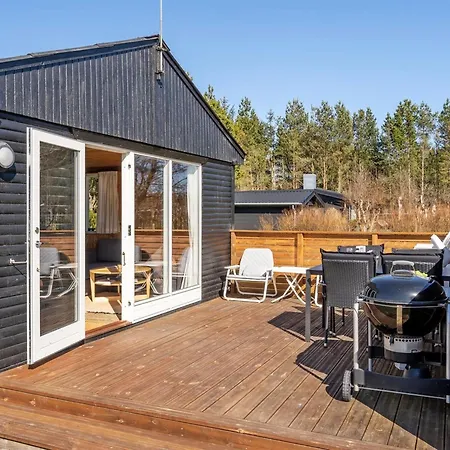 Julla - 1-5km From The Sea By Interhome Hals