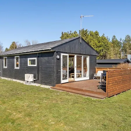 Julla - 1-5km From The Sea By Interhome Hals